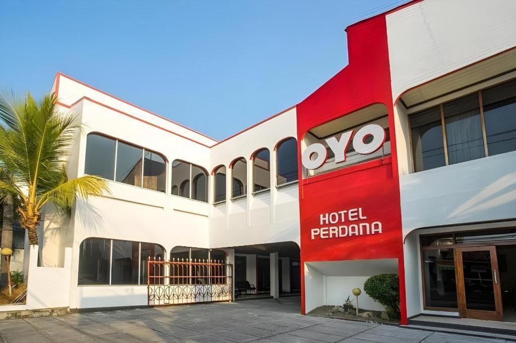 Hotel Super Oyo 1046 Omah Pathok Jogyakarta Zewnętrze zdjęcie