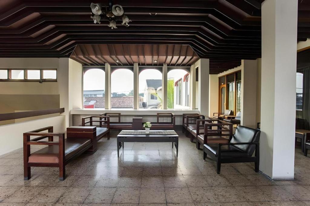 Hotel Super Oyo 1046 Omah Pathok Jogyakarta Zewnętrze zdjęcie